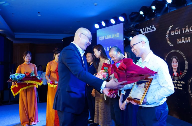 CÔNG TY VINATECH KỶ NIỆM 15 NĂM THÀNH LẬP NHÀ MÁY VÀ RA MẮT SẢN PHẨM MỚI